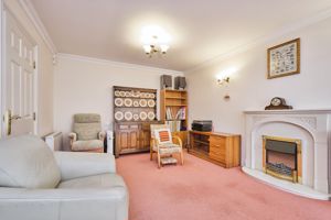LIVING ROOM- click for photo gallery